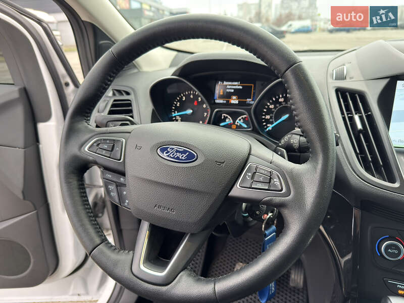 Позашляховик / Кросовер Ford Escape 2017 в Києві