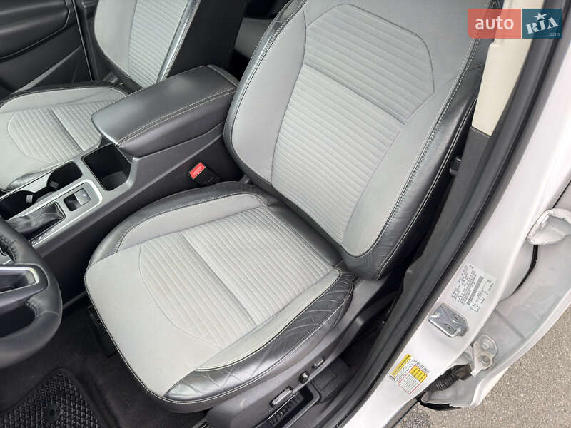 Позашляховик / Кросовер Ford Escape 2017 в Києві