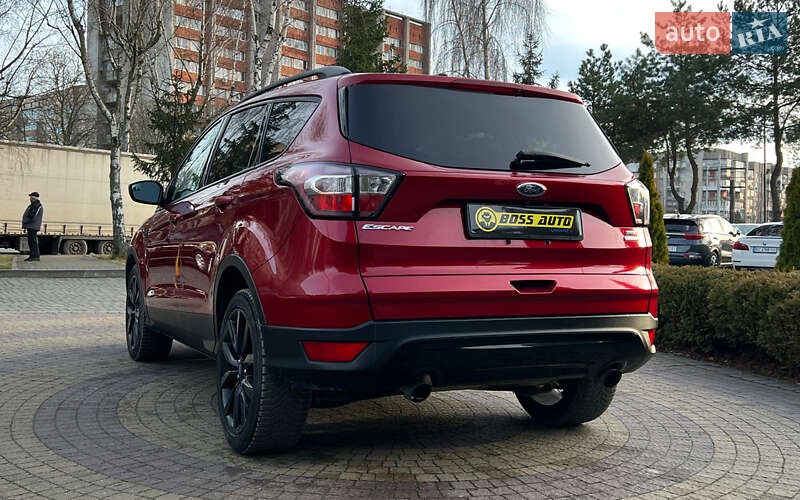 Позашляховик / Кросовер Ford Escape 2018 в Львові