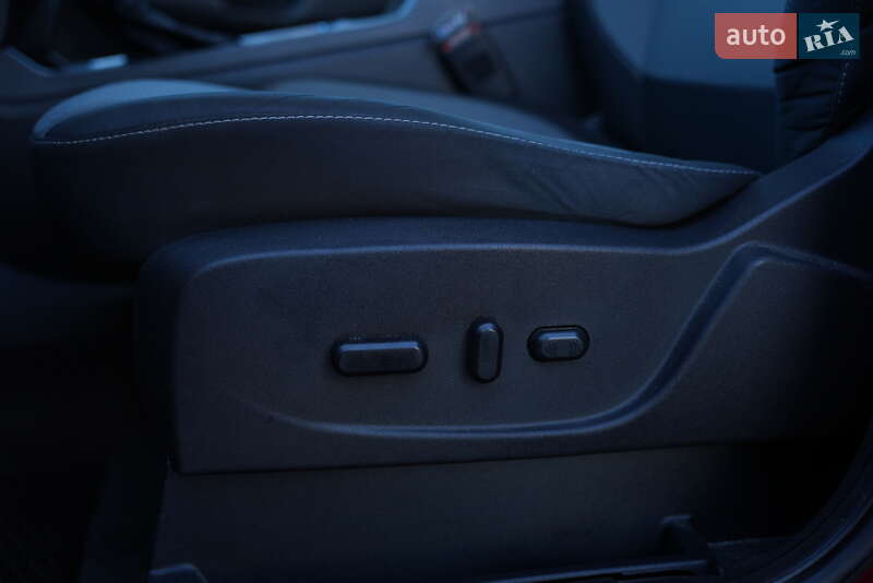 Позашляховик / Кросовер Ford Escape 2016 в Львові