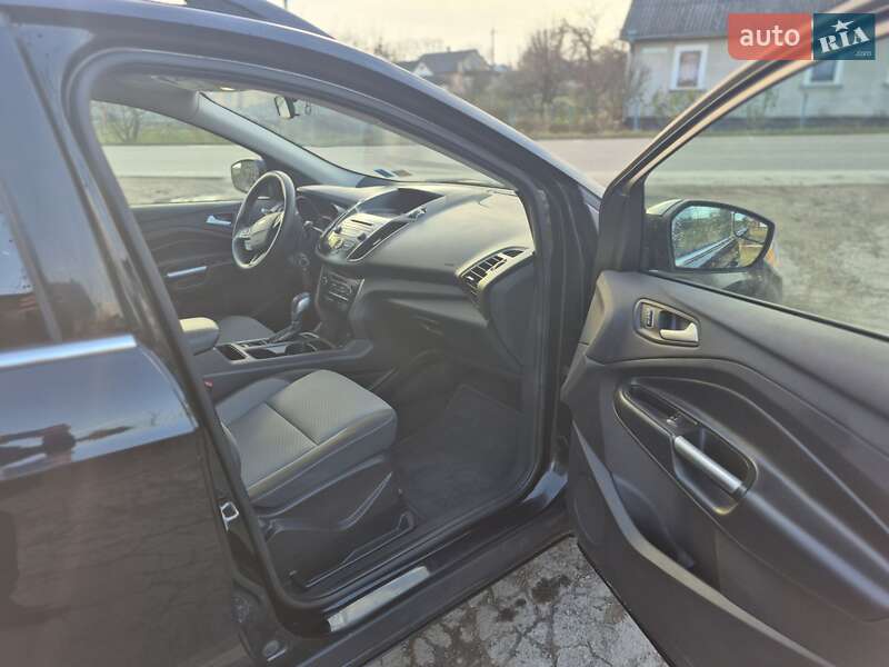 Внедорожник / Кроссовер Ford Escape 2018 в Дубно