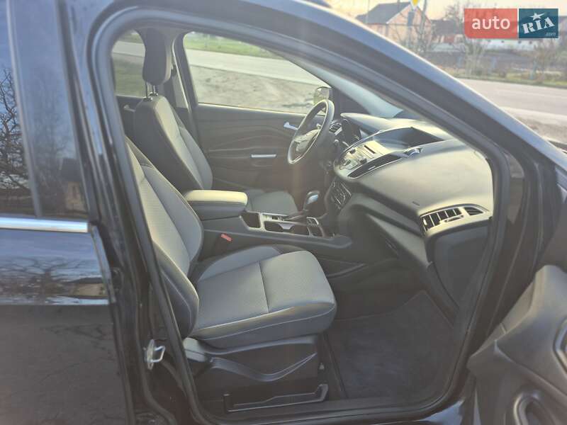 Внедорожник / Кроссовер Ford Escape 2018 в Дубно