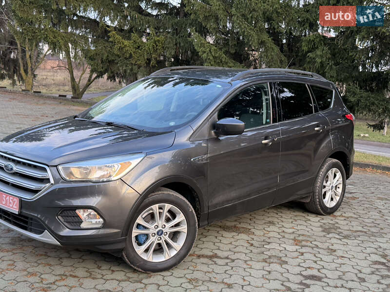 Внедорожник / Кроссовер Ford Escape 2017 в Дубно