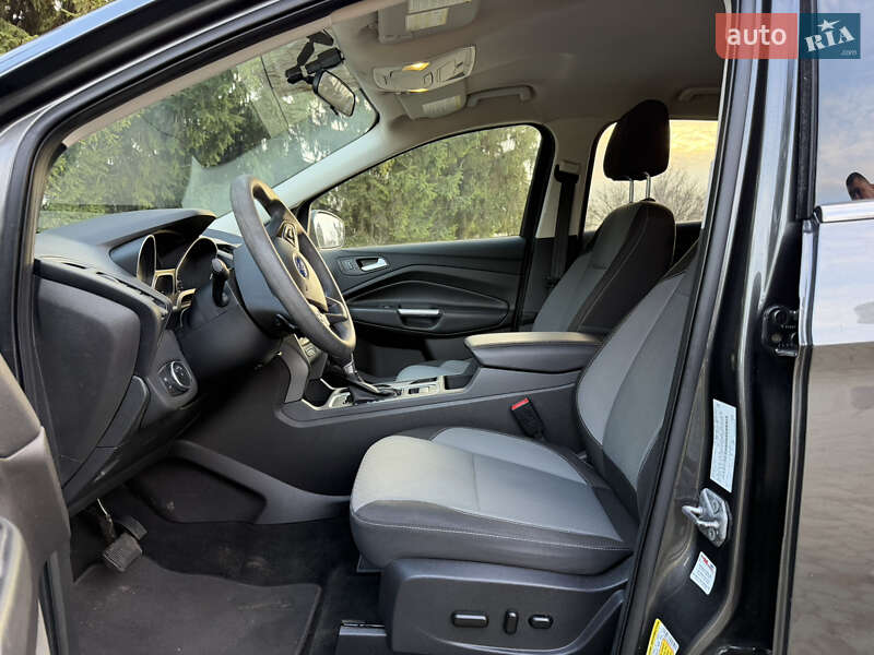 Внедорожник / Кроссовер Ford Escape 2017 в Дубно