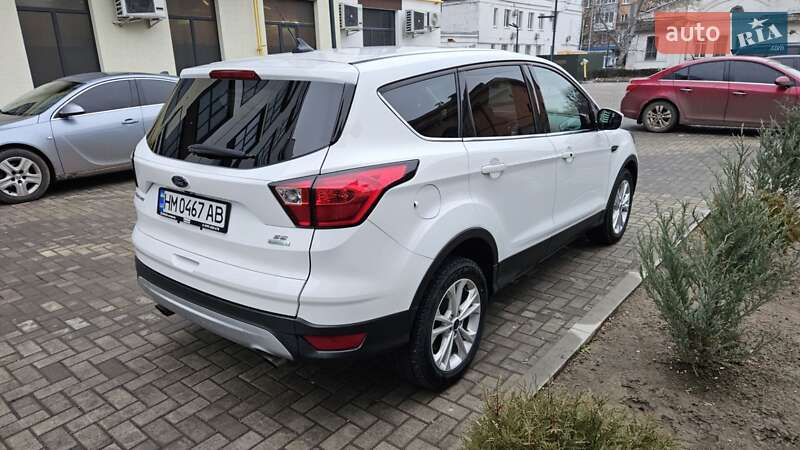 Позашляховик / Кросовер Ford Escape 2019 в Ромнах фото 4 Позашляховик / Кросовер Ford Escape 2019 в Ромнах
