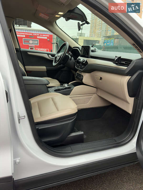 Внедорожник / Кроссовер Ford Escape 2019 в Киеве