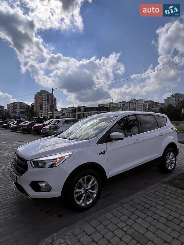 Внедорожник / Кроссовер Ford Escape 2017 в Львове