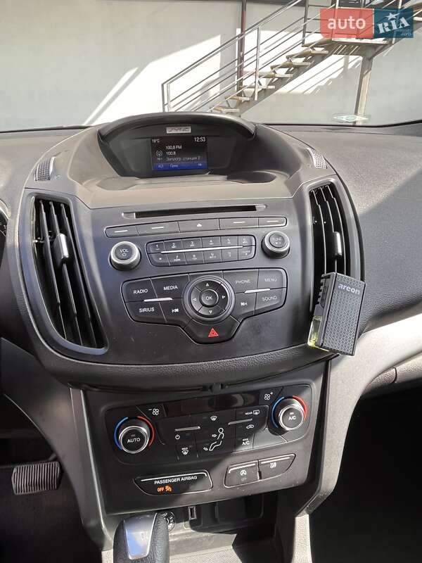 Внедорожник / Кроссовер Ford Escape 2017 в Львове