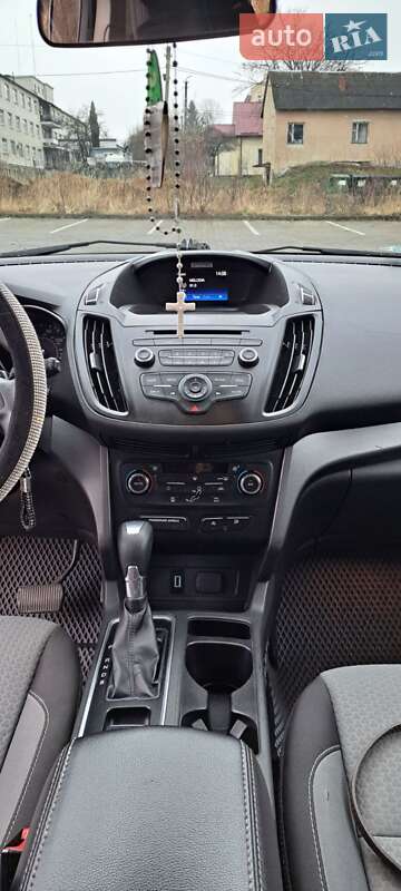 Внедорожник / Кроссовер Ford Escape 2017 в Львове