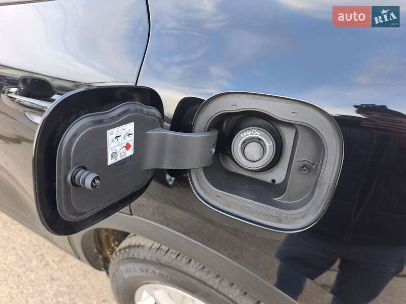 Внедорожник / Кроссовер Ford Escape 2020 в Стрые