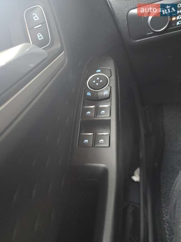 Внедорожник / Кроссовер Ford Escape 2020 в Днепре