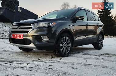 Внедорожник / Кроссовер Ford Escape 2017 в Дубно