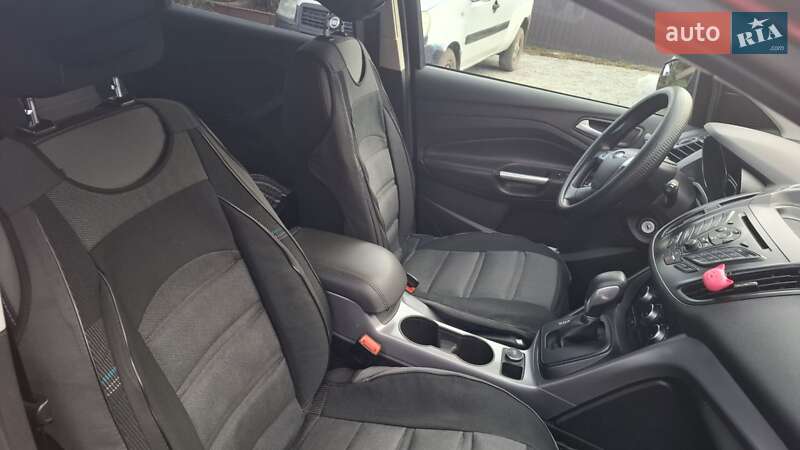 Позашляховик / Кросовер Ford Escape 2015 в Рівному