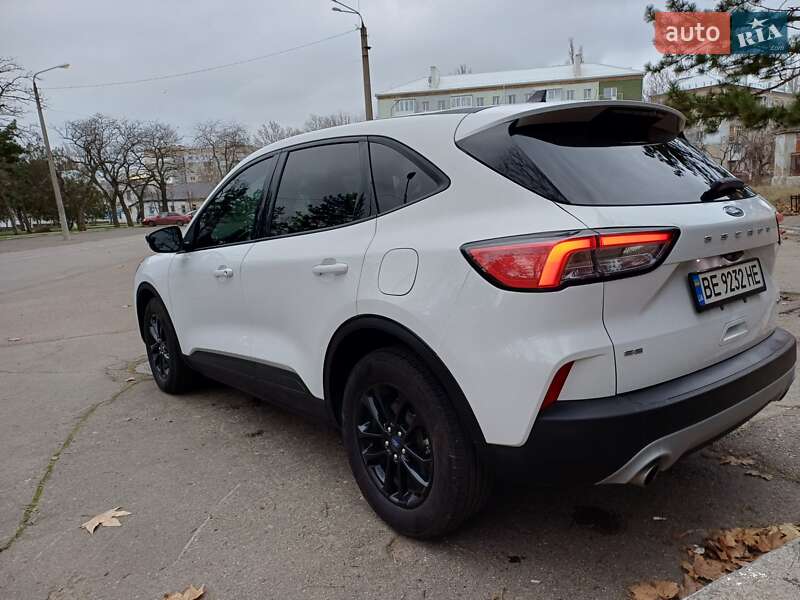 Внедорожник / Кроссовер Ford Escape 2020 в Николаеве