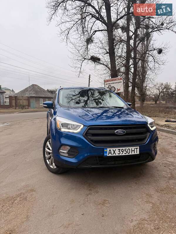 Позашляховик / Кросовер Ford Escape 2016 в Харкові