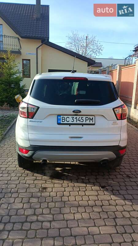 Внедорожник / Кроссовер Ford Escape 2017 в Львове