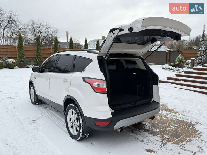 Позашляховик / Кросовер Ford Escape 2017 в Чернігові