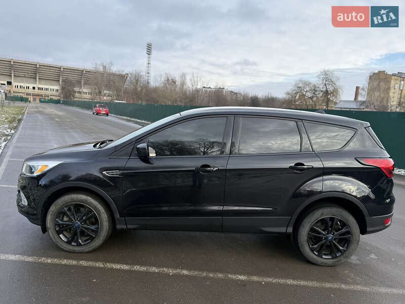 Внедорожник / Кроссовер Ford Escape 2019 в Ивано-Франковске