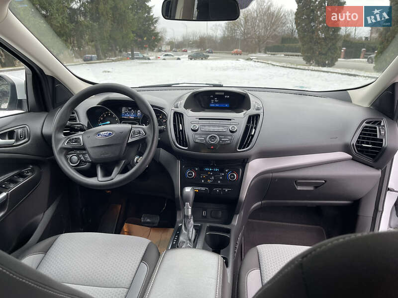 Позашляховик / Кросовер Ford Escape 2016 в Дубні