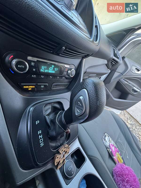 Позашляховик / Кросовер Ford Escape 2014 в Ужгороді