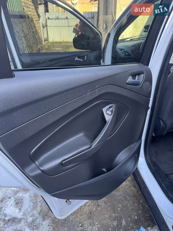 Позашляховик / Кросовер Ford Escape 2014 в Ужгороді