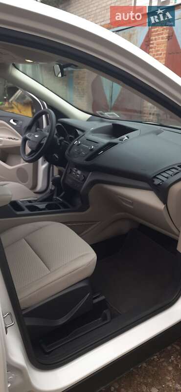 Позашляховик / Кросовер Ford Escape 2017 в Житомирі