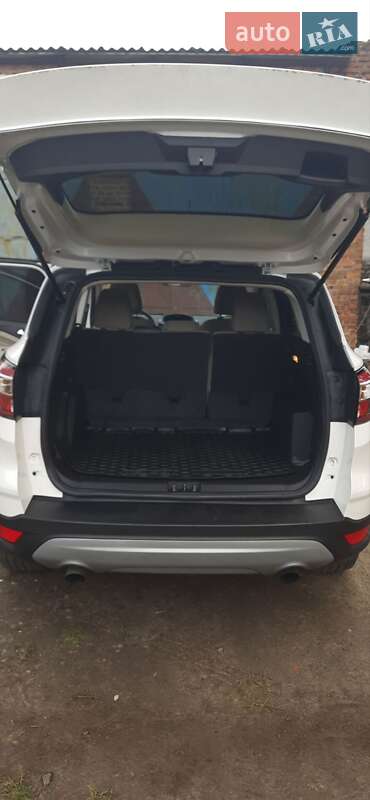 Позашляховик / Кросовер Ford Escape 2017 в Житомирі