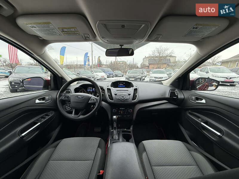 Внедорожник / Кроссовер Ford Escape 2016 в Стрые