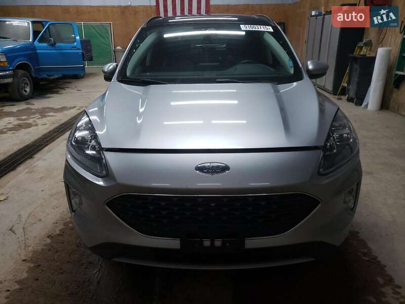 Позашляховик / Кросовер Ford Escape 2021 в Львові