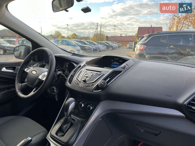 Позашляховик / Кросовер Ford Escape 2016 в Івано-Франківську