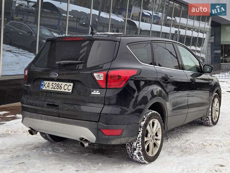 Внедорожник / Кроссовер Ford Escape 2018 в Киеве