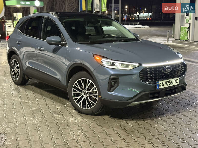 Внедорожник / Кроссовер Ford Escape 2023 в Киеве