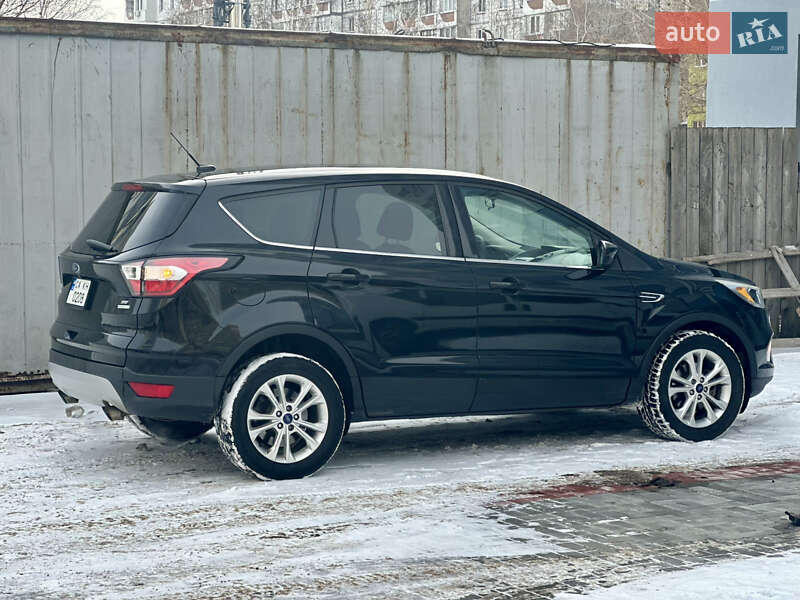 Позашляховик / Кросовер Ford Escape 2017 в Черкасах
