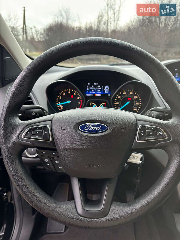 Позашляховик / Кросовер Ford Escape 2017 в Києві