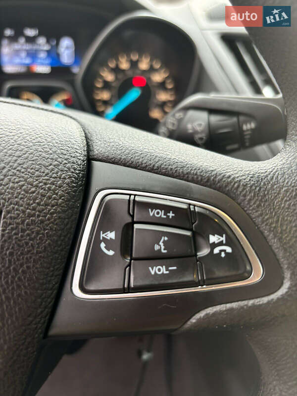 Позашляховик / Кросовер Ford Escape 2017 в Києві