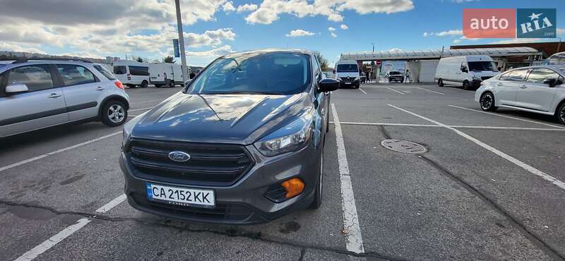 Позашляховик / Кросовер Ford Escape 2017 в Черкасах