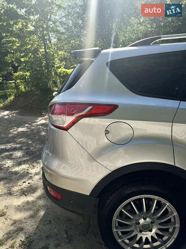 Внедорожник / Кроссовер Ford Escape 2012 в Черновцах