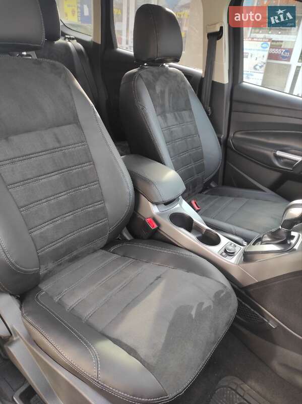 Позашляховик / Кросовер Ford Escape 2015 в Миколаєві