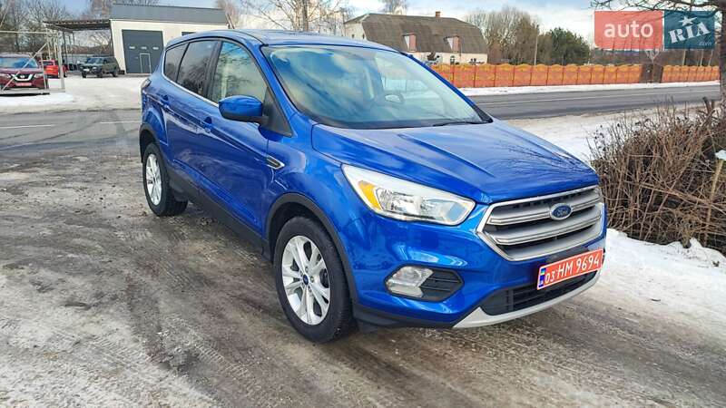 Внедорожник / Кроссовер Ford Escape 2017 в Дубно