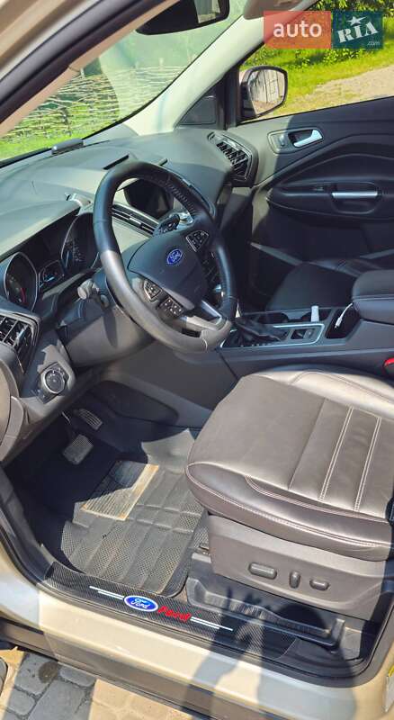 Внедорожник / Кроссовер Ford Escape 2016 в Киеве