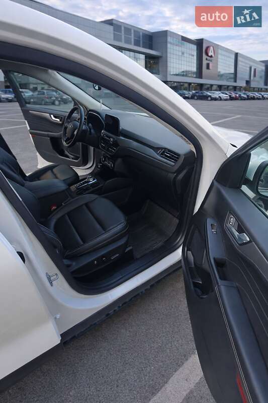 Внедорожник / Кроссовер Ford Escape 2022 в Городенке