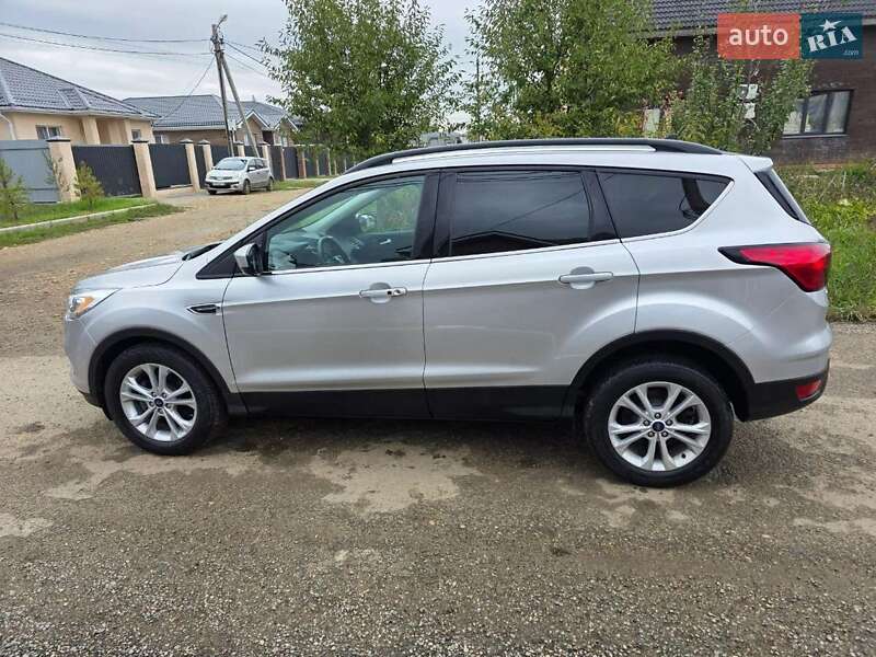 Внедорожник / Кроссовер Ford Escape 2017 в Одессе