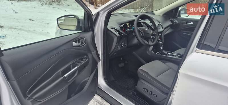Внедорожник / Кроссовер Ford Escape 2017 в Дубно