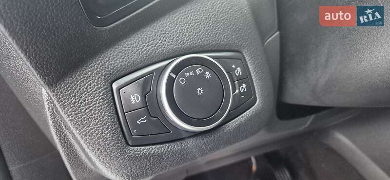 Внедорожник / Кроссовер Ford Escape 2017 в Дубно