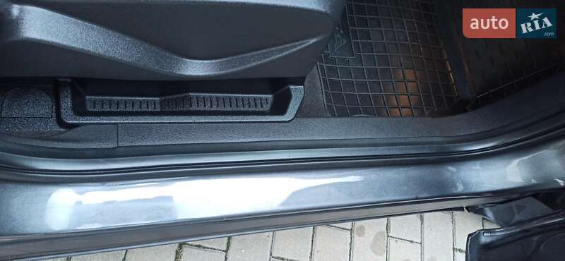 Внедорожник / Кроссовер Ford Escape 2019 в Житомире