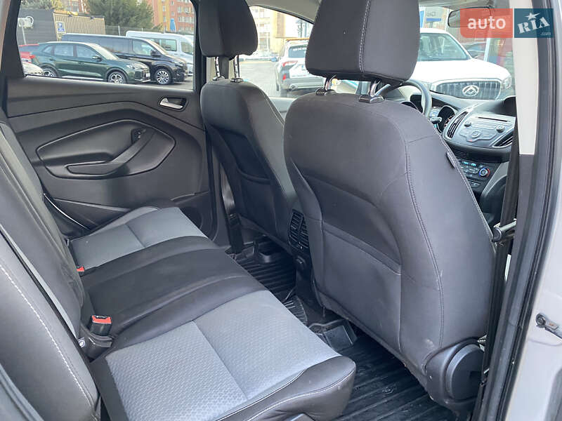 Внедорожник / Кроссовер Ford Escape 2017 в Одессе