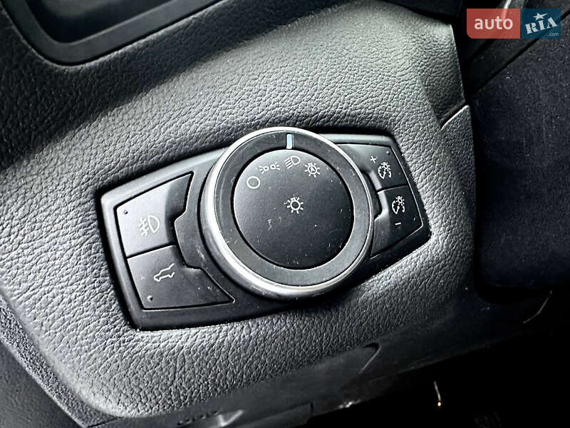 Внедорожник / Кроссовер Ford Escape 2018 в Львове