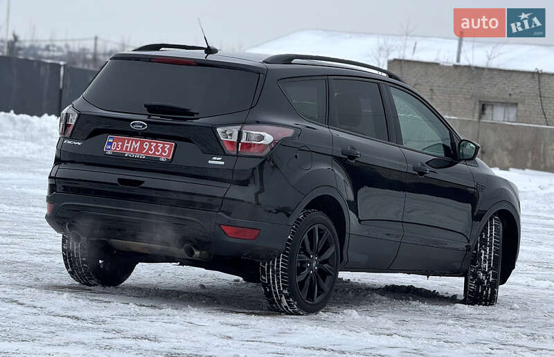 Позашляховик / Кросовер Ford Escape 2017 в Дубні