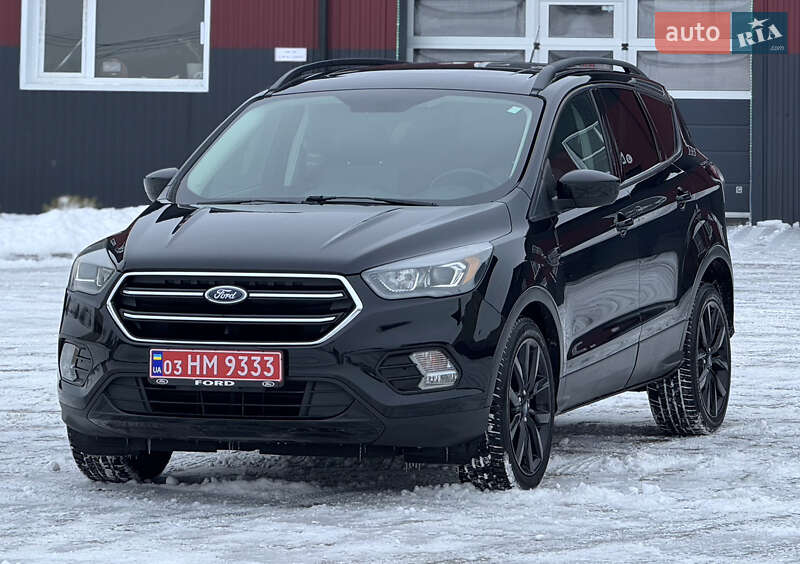Позашляховик / Кросовер Ford Escape 2017 в Дубні