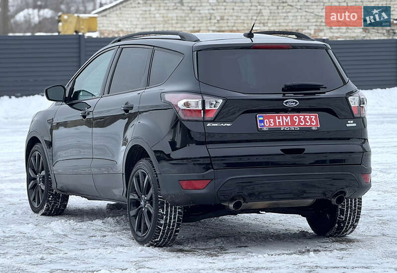 Позашляховик / Кросовер Ford Escape 2017 в Дубні
